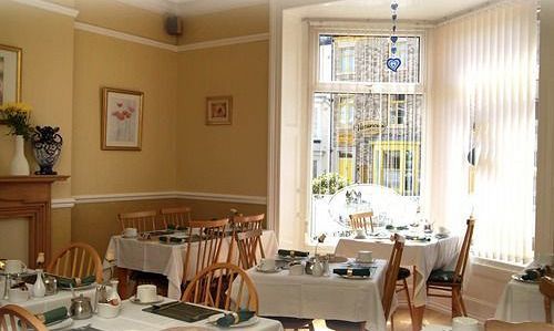 Chiltern Guest House Уитби Экстерьер фото