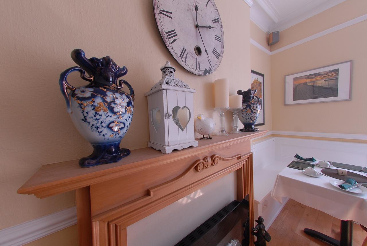 Chiltern Guest House Уитби Экстерьер фото