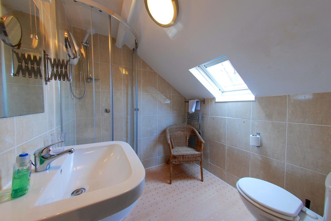Chiltern Guest House Уитби Экстерьер фото
